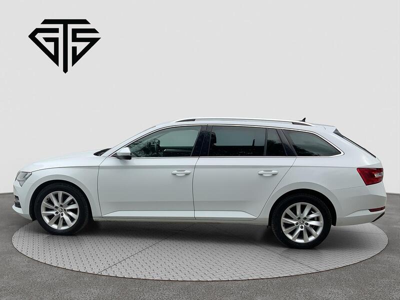 Skoda Superb view 6