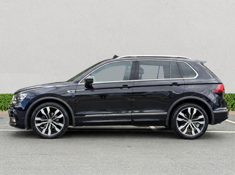 Volkswagen Tiguan view 4