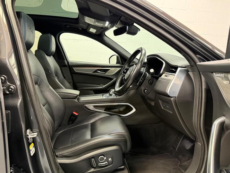 Jaguar F-Pace view 3