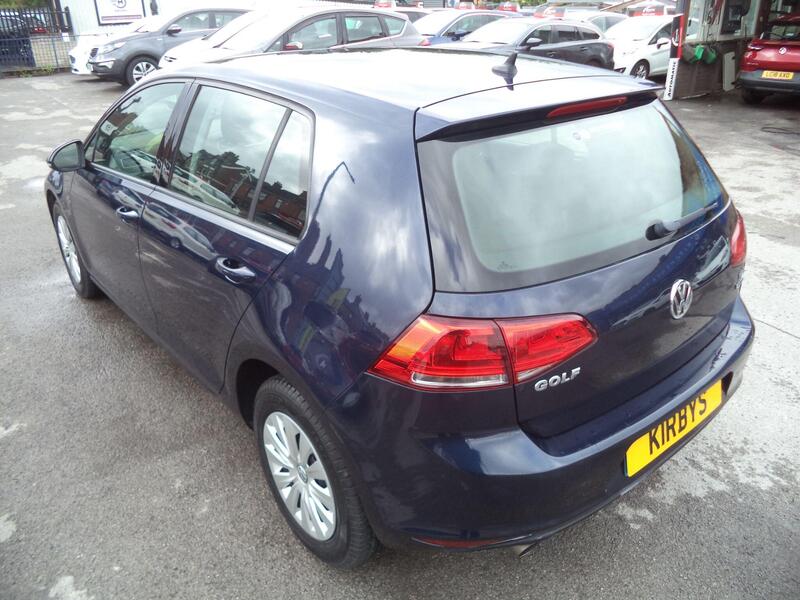 Volkswagen Golf view 5