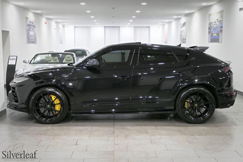 Lamborghini Urus view 4