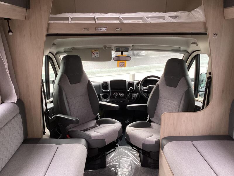 Auto-Trail Expedition C72 — image 7