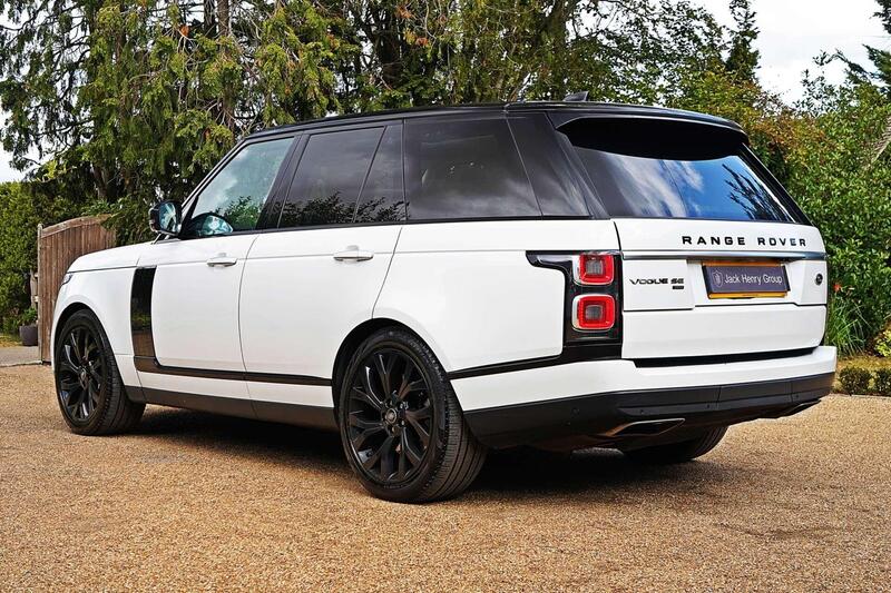 Land Rover Range Rover view 3