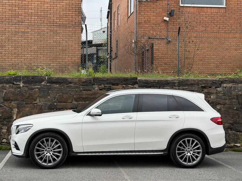 Mercedes-Benz GLC view 4