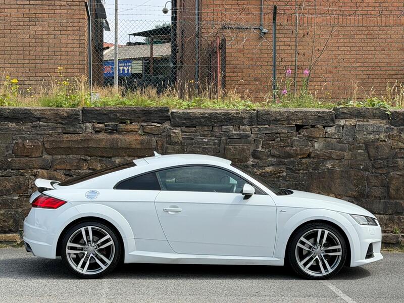 Audi TT view 5
