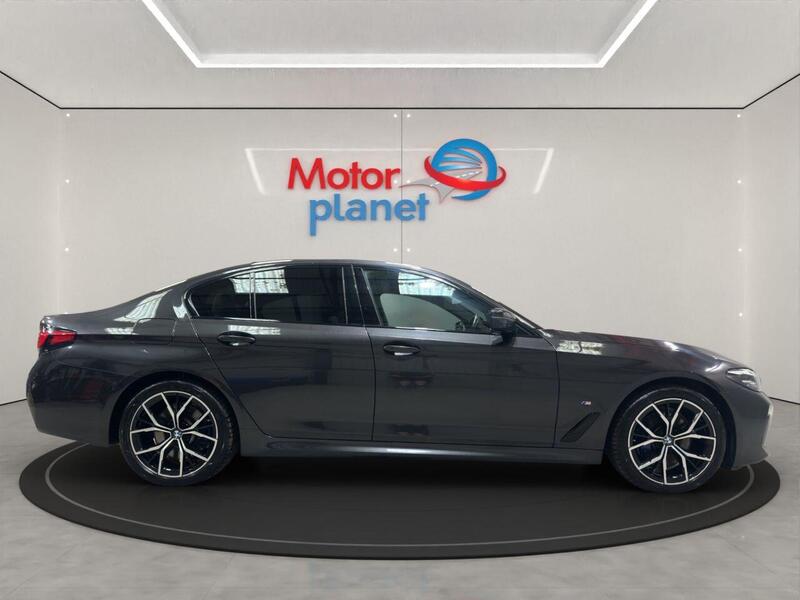 BMW 5 Series view 5