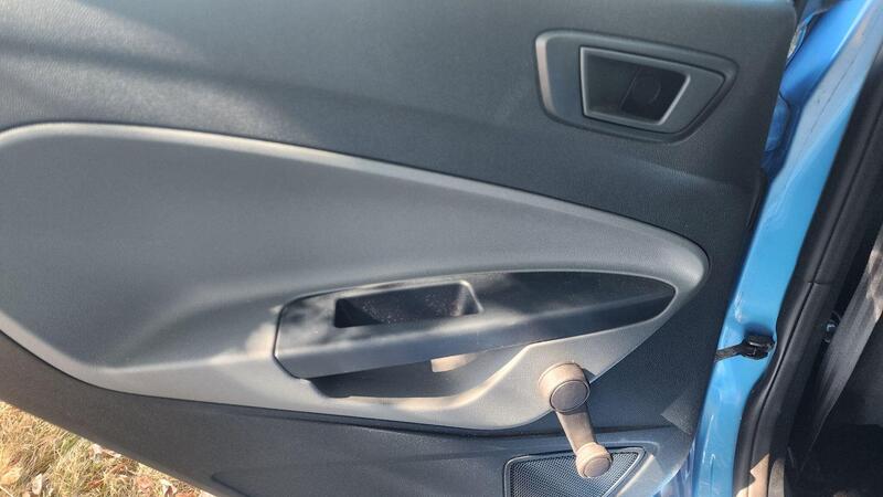 2009 Ford Fiesta — photo 45