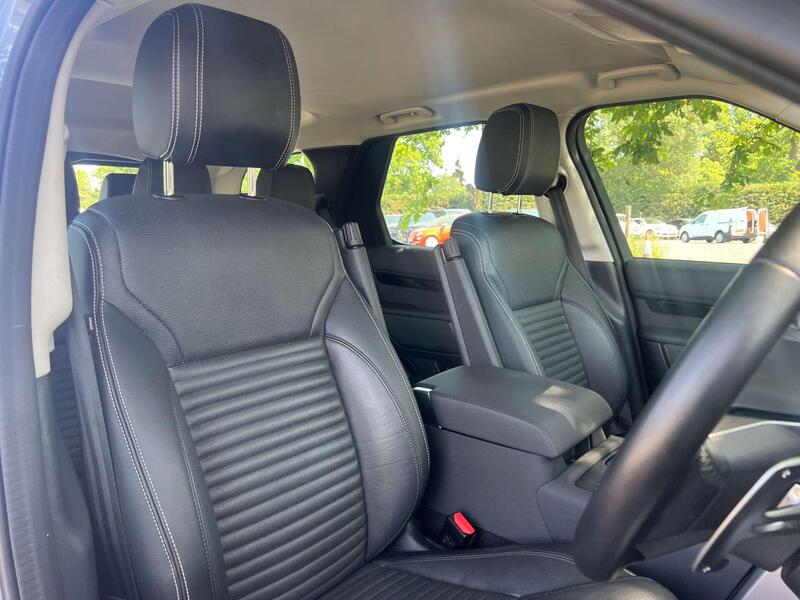 Land Rover Discovery view 5