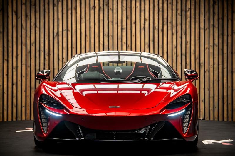 Mclaren Artura view 5