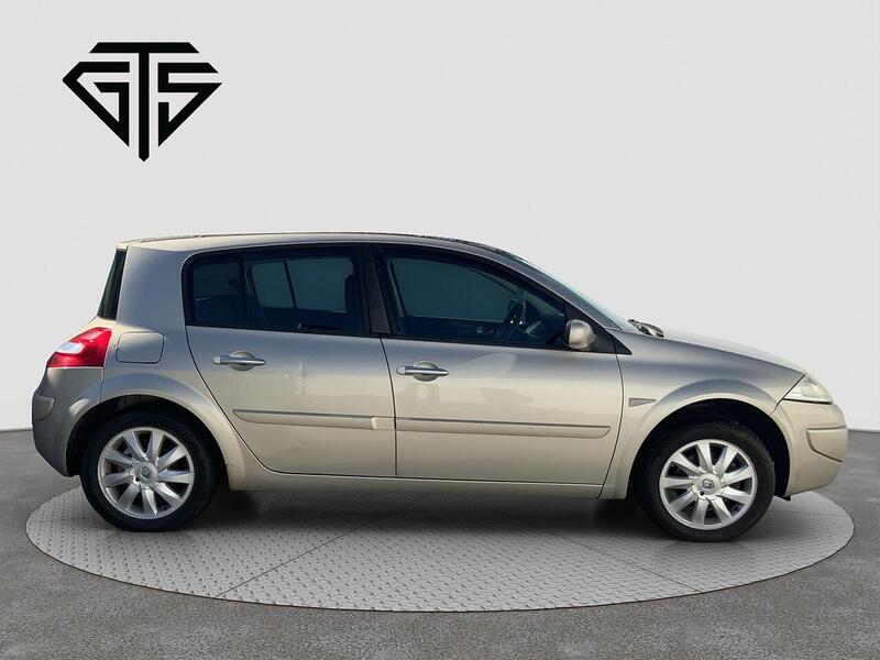 Renault Megane view 2