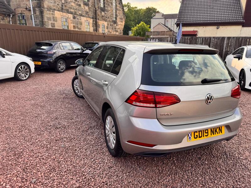 Volkswagen Golf view 3