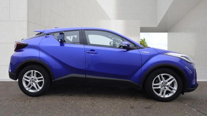 Toyota C-HR view 4