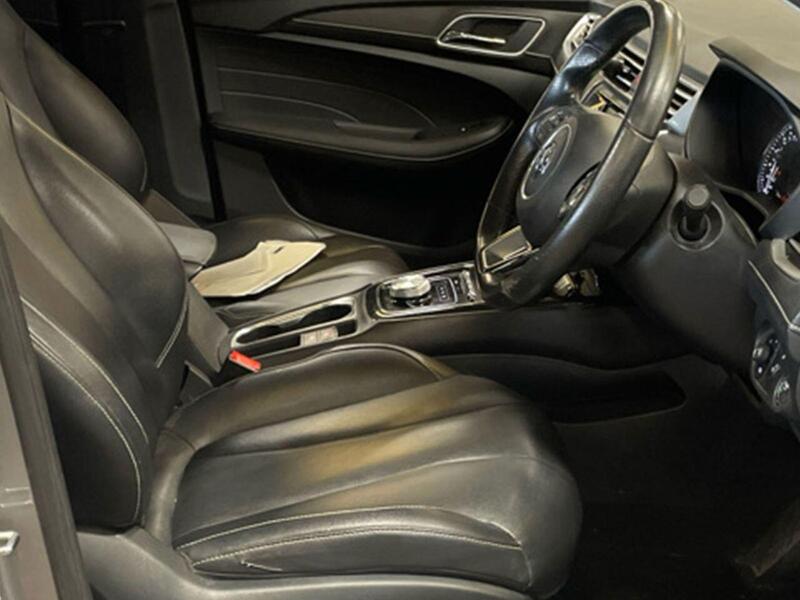MG MG5 view 7