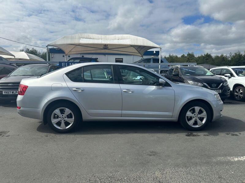 Skoda Octavia view 4