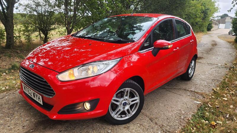 2012 Ford Fiesta — photo 16