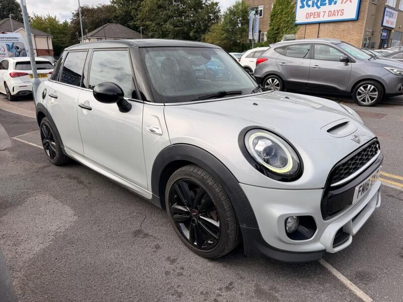 Mini Hatch view 3