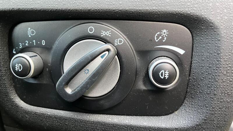 2013 Ford Fiesta — photo 28