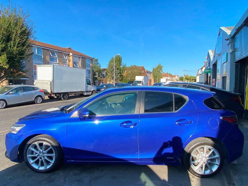 Lexus CT view 5
