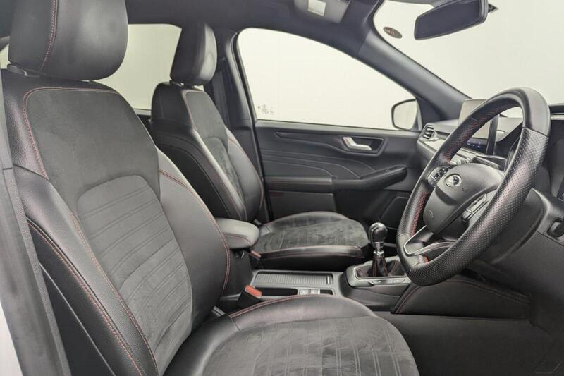 Ford Kuga view 3