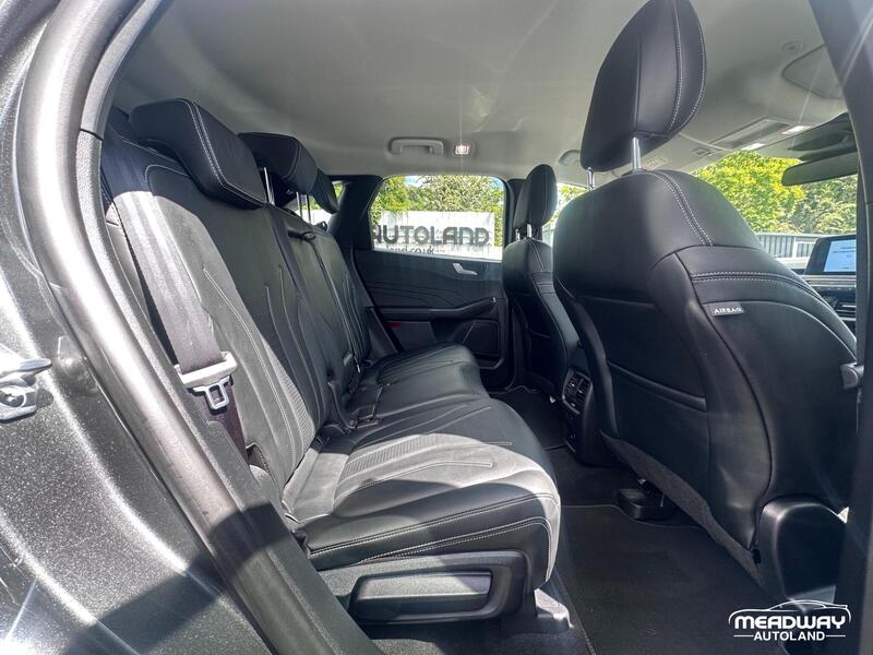 Ford Kuga view 3
