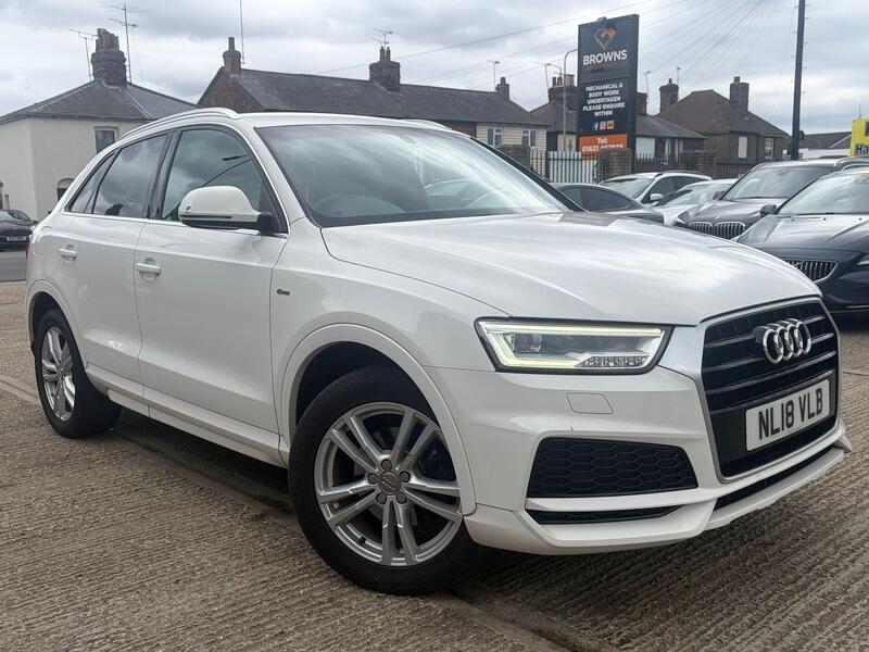Audi Q3 main image