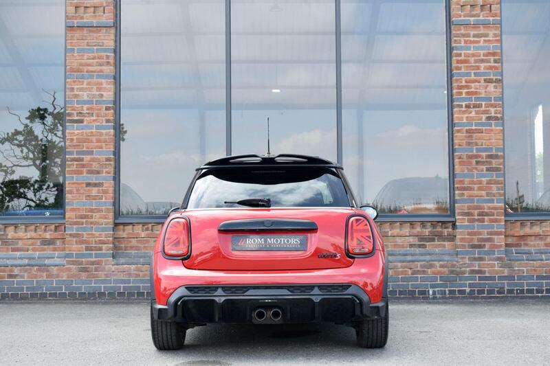Mini Hatch view 6