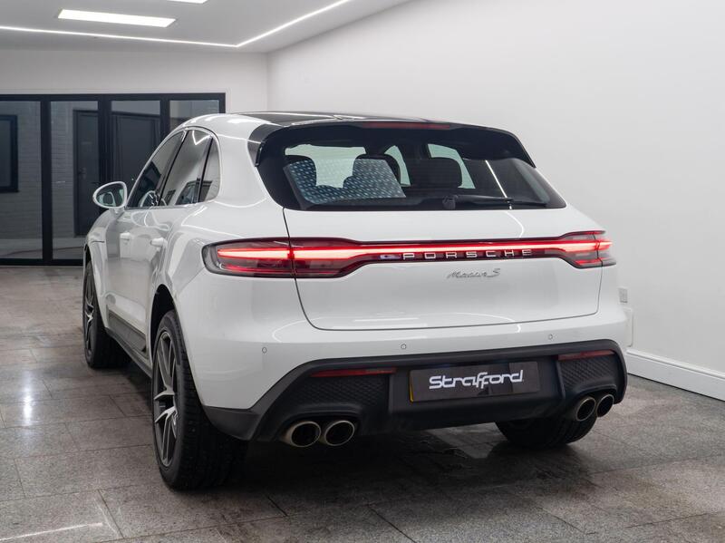 Porsche Macan view 4
