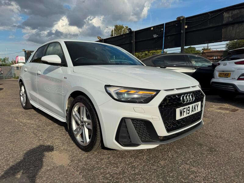 Audi A1 main image