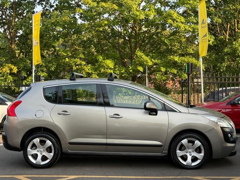 Peugeot 3008 view 3