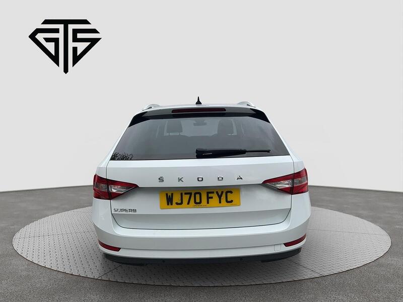 Skoda Superb view 4
