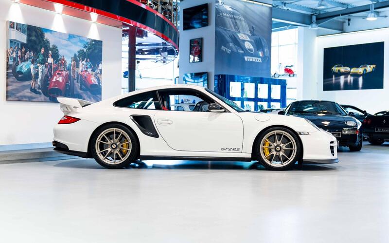 Porsche 911 view 5