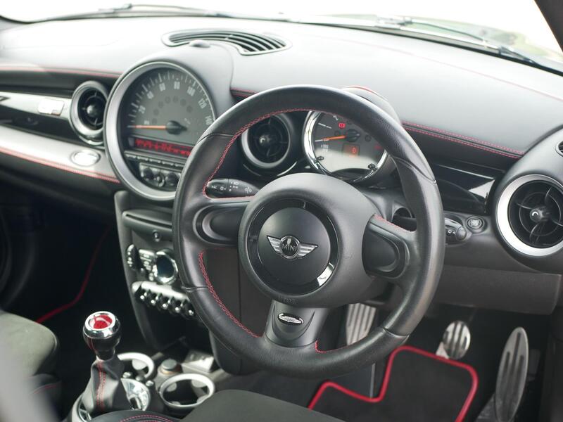 Mini Hatch view 4