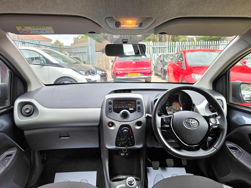 Toyota AYGO 1.0 VVT-i x-play Euro 5 5dr Euro 5 thumbnail 30