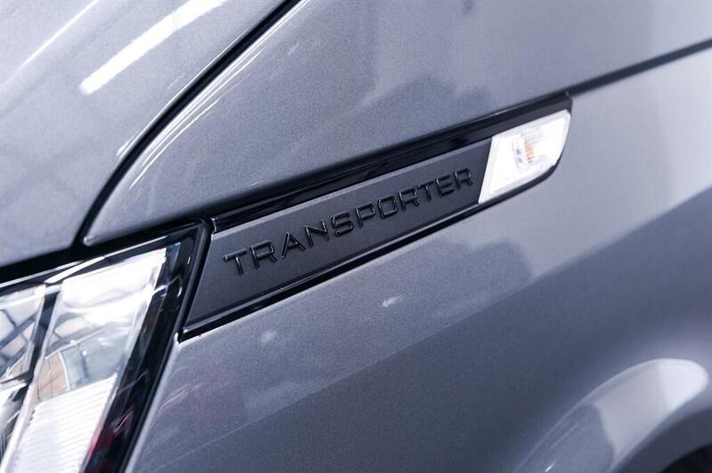 Volkswagen Transporter view 6
