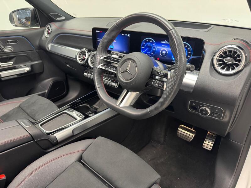 Mercedes-Benz 300 view 6