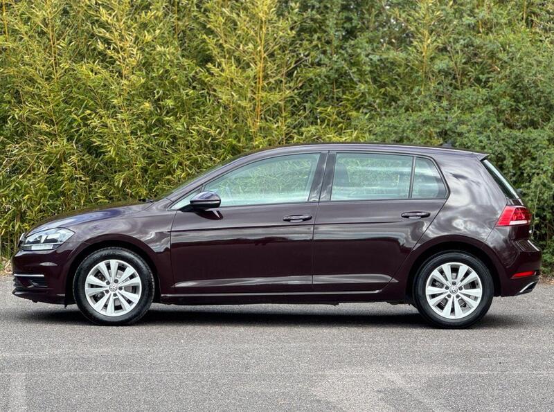 Volkswagen Golf view 4