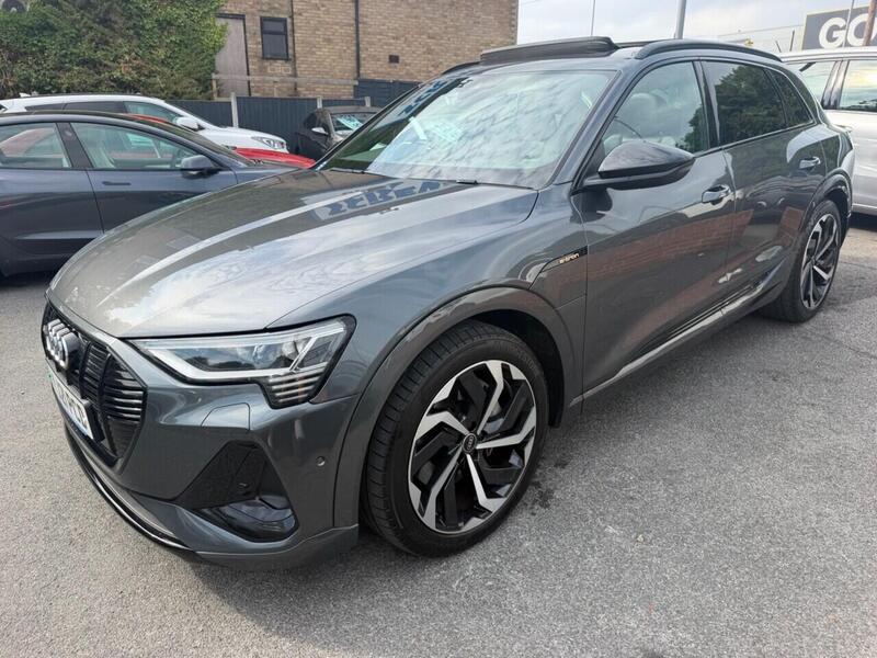Audi E-Tron view 5
