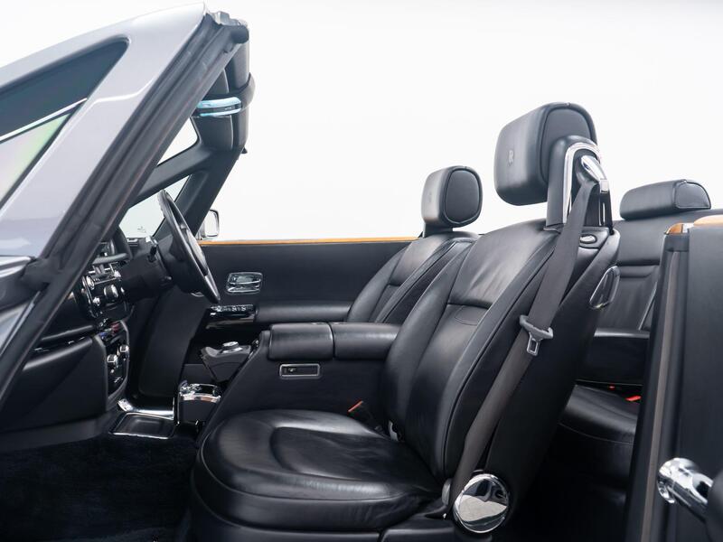 Rolls-Royce Phantom view 2