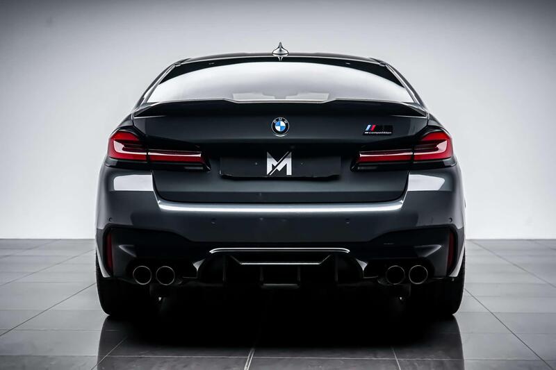 BMW M5 view 4
