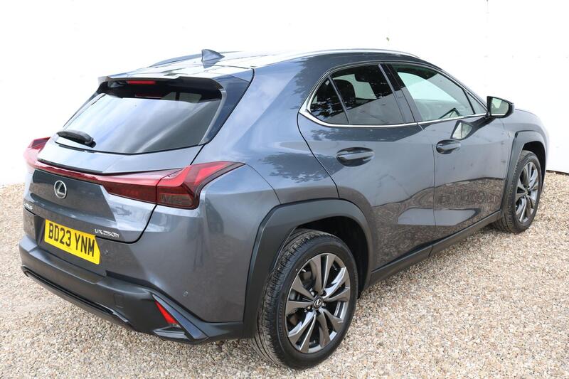 Lexus Ux view 6