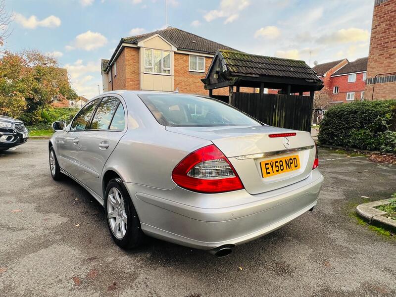 Mercedes-Benz E Class view 16