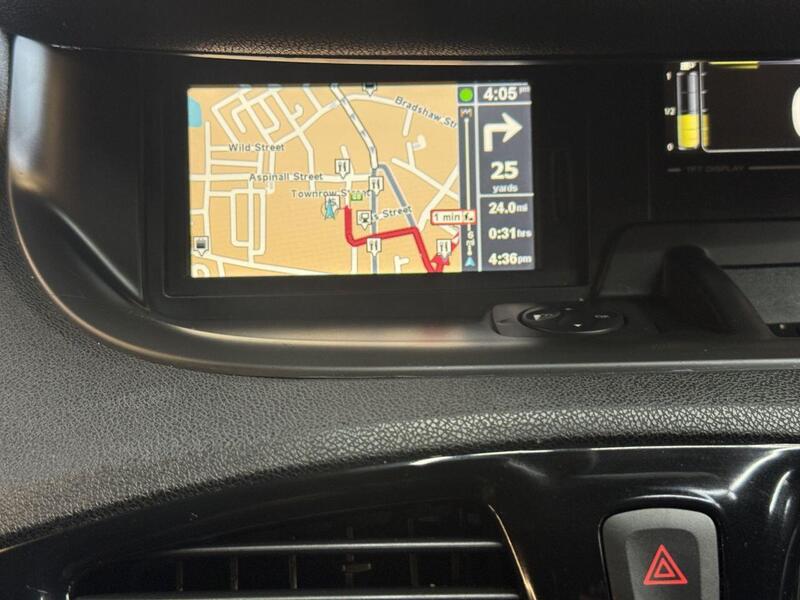 Renault Scenic view 25