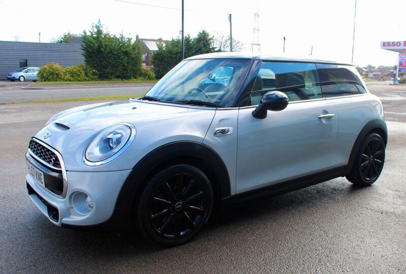 Mini Cooper view 5