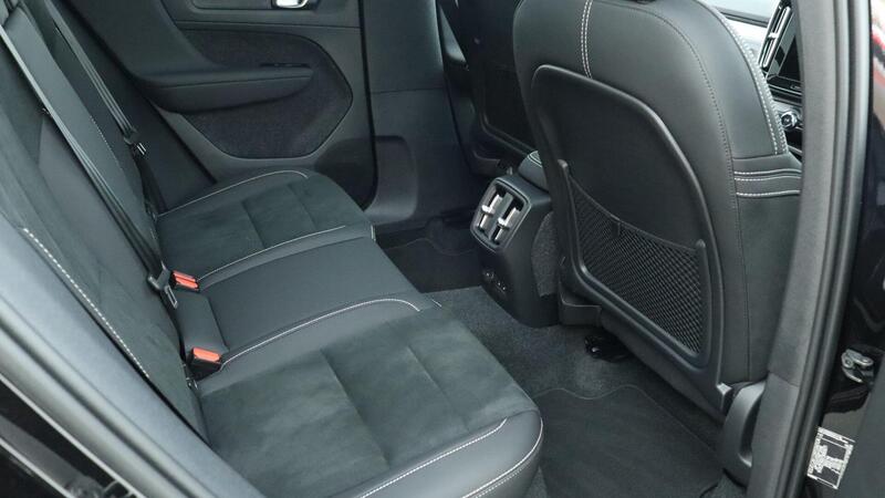 Volvo Ex40 view 6
