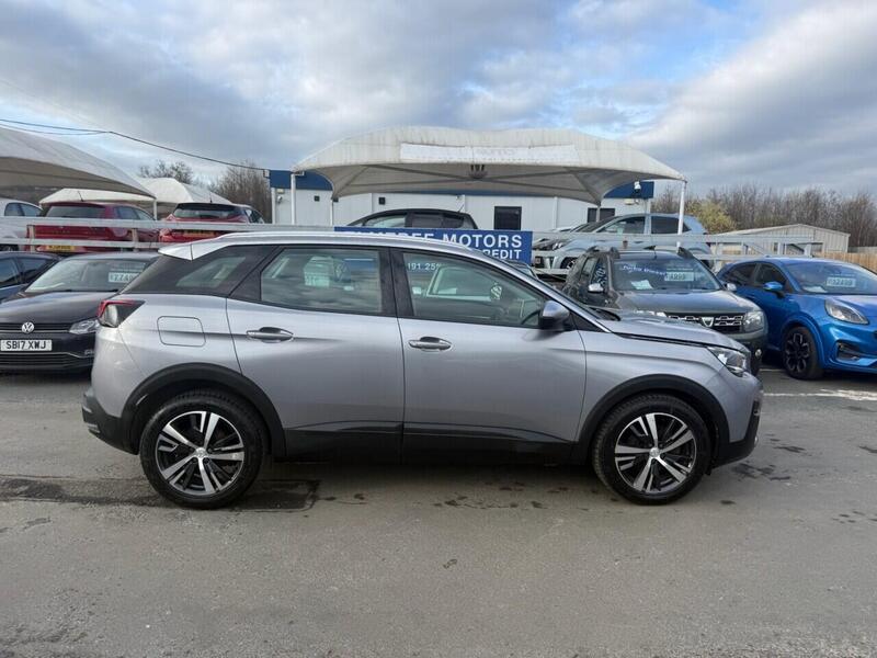 Peugeot 3008 view 3