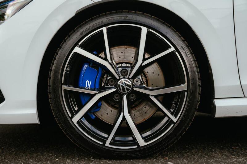 Volkswagen Golf view 3
