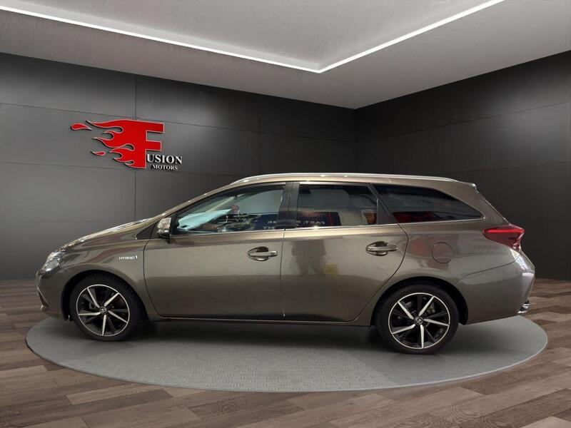 Toyota Auris view 4
