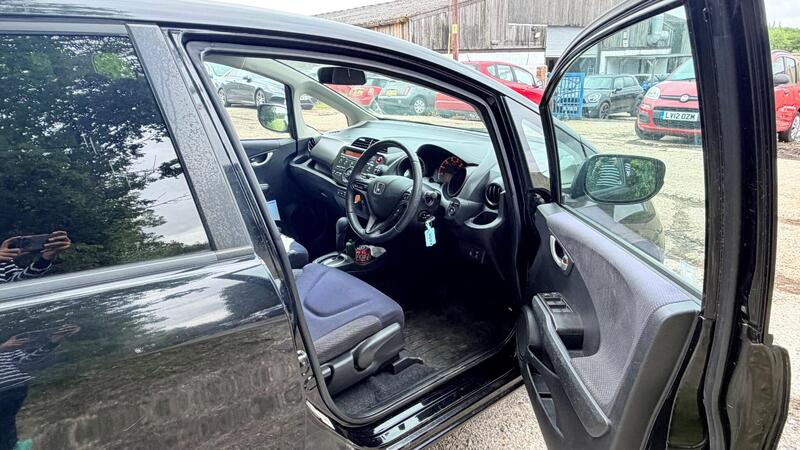 2011 Honda Jazz — photo 12