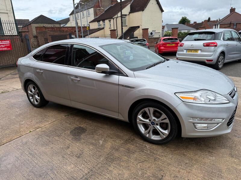 Ford Mondeo view 2