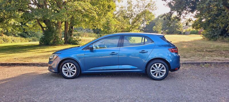 Renault Megane view 5